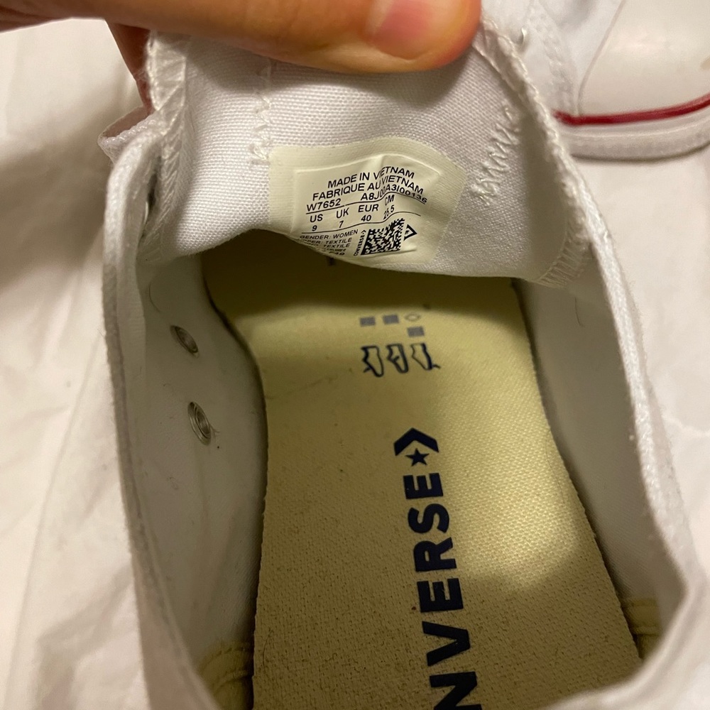 Converse - Picture 3 of 3